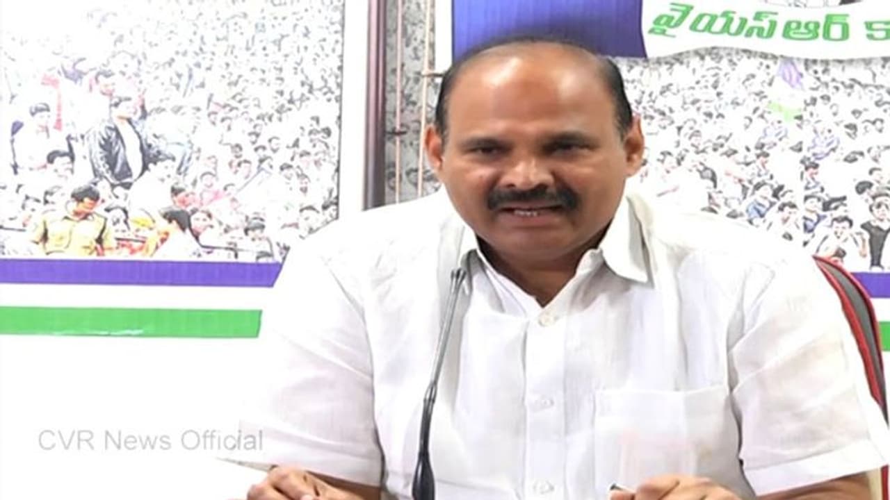 భూములు, ఇసుక సబ్జెక్ట్ లేకుండా కేబినెట్ జరిగిందా: బాబుపై పార్థసారథి ఫైర్ భూములు, ఇసుక సబ్జెక్ట్ లేకుండా కేబినెట్ జరిగిందా: బాబుపై పార్థసారథి ఫైర్