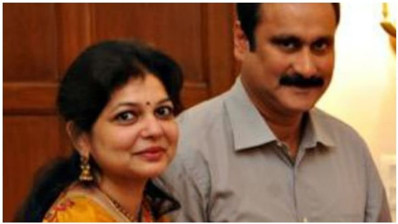 விலகிக் கொண்ட அன்புமணி மனைவி... பாமகவில் ராஜ்யசபா எம்பி பதவி யாருக்கு..? விலகிக் கொண்ட அன்புமணி மனைவி... பாமகவில் ராஜ்யசபா எம்பி பதவி யாருக்கு..?