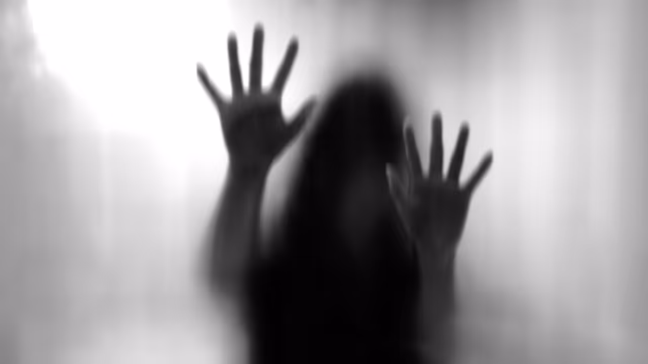 వివాహేతర సంబంధం: మాజీ బ్యూటీక్వీన్ను కొట్టిన భర్త వివాహేతర సంబంధం: మాజీ బ్యూటీక్వీన్ను కొట్టిన భర్త