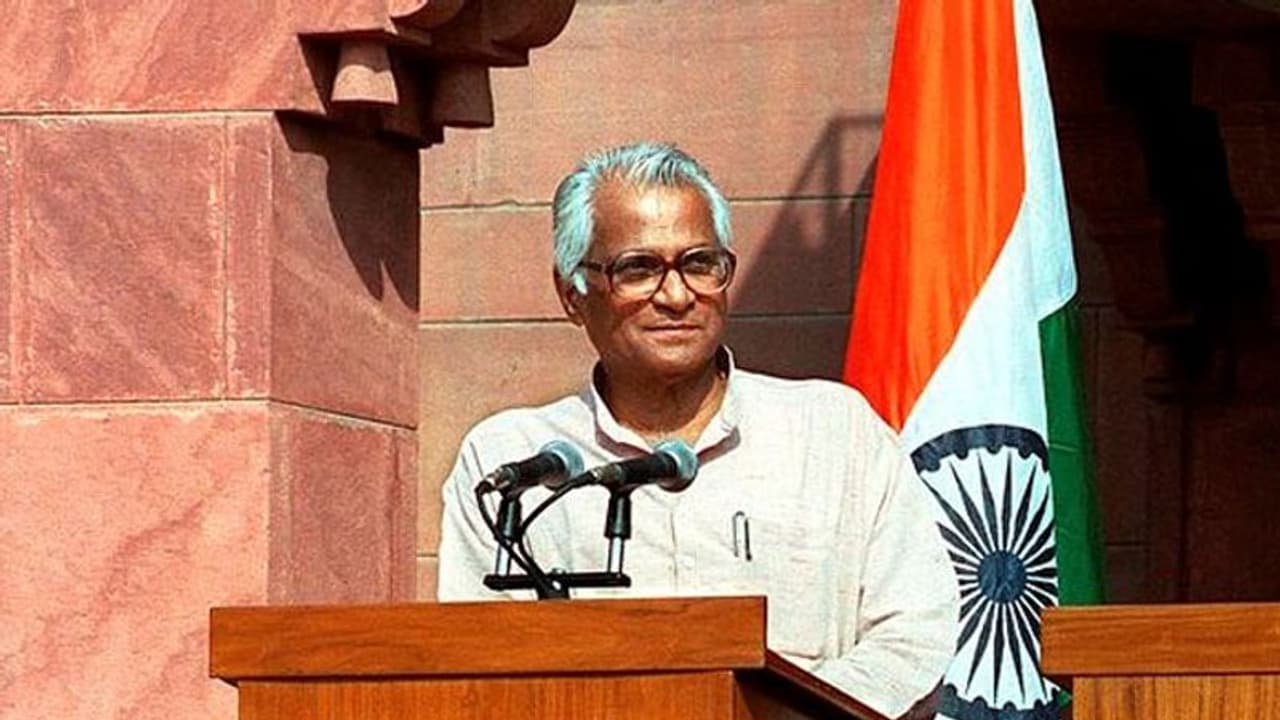 బ్రేకింగ్: మాజీ రక్షణమంత్రి జార్జి ఫెర్నాండెజ్ కన్నుమూత బ్రేకింగ్: మాజీ రక్షణమంత్రి జార్జి ఫెర్నాండెజ్ కన్నుమూత