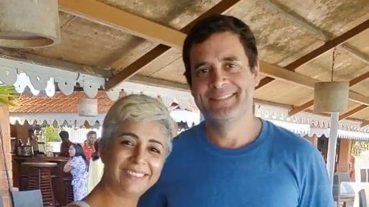 గోవాలో మహిళా డెంటిస్ట్ తో రాహుల్ గాంధీ.. ఫోటోలు వైరల్ గోవాలో మహిళా డెంటిస్ట్ తో రాహుల్ గాంధీ.. ఫోటోలు వైరల్