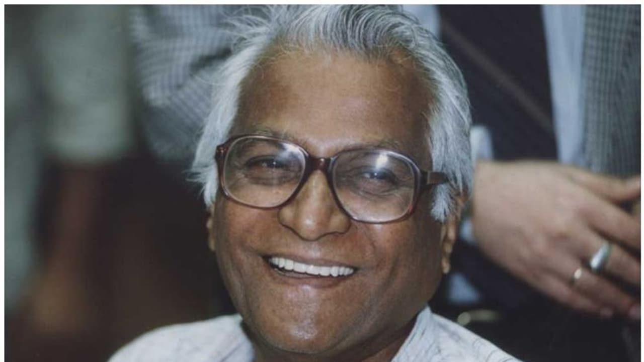 കറുത്ത നാളുകളിലെ നായകന്: മടക്കം ഓര്മകളില്ലാത്ത ലോകത്ത് നിന്നും കറുത്ത നാളുകളിലെ നായകന്: മടക്കം ഓര്മകളില്ലാത്ത ലോകത്ത് നിന്നും