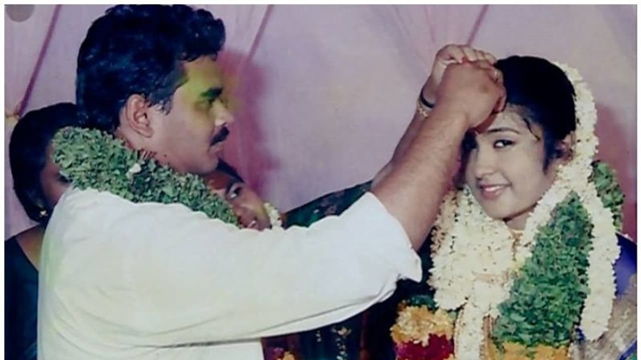 സ്ത്രീധന പീഡനത്തെ തുടർന്ന് യുവതി ആത്മഹ്യചെയ്ത കേസിൽ അധ്യാപകനും അമ്മയ്ക്കും ഒൻപത് വർഷം തടവ് സ്ത്രീധന പീഡനത്തെ തുടർന്ന് യുവതി ആത്മഹ്യചെയ്ത കേസിൽ അധ്യാപകനും അമ്മയ്ക്കും ഒൻപത് വർഷം തടവ്