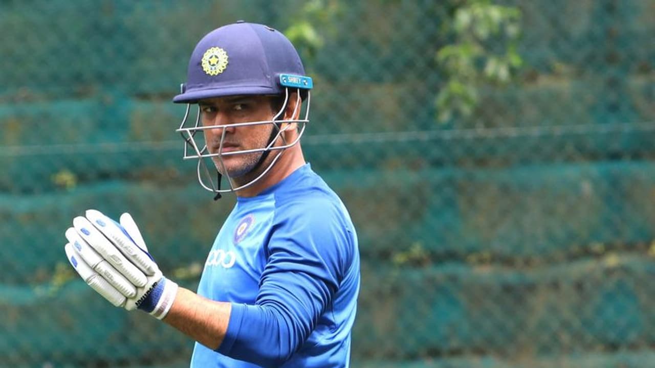 This is how Twitter reacted to MS Dhoni running out James Neesham