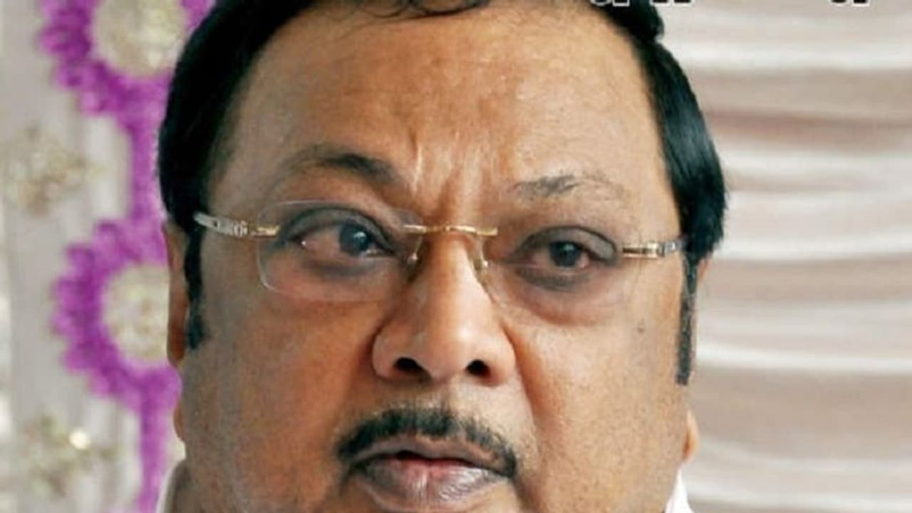 மு.க.அழகிரிக்கு திடீர் உடல் நலக்குறைவு... கவனித்து கொள்ள ஆளே இல்லாத பரிதாபம்..! மு.க.அழகிரிக்கு திடீர் உடல் நலக்குறைவு... கவனித்து கொள்ள ஆளே இல்லாத பரிதாபம்..!