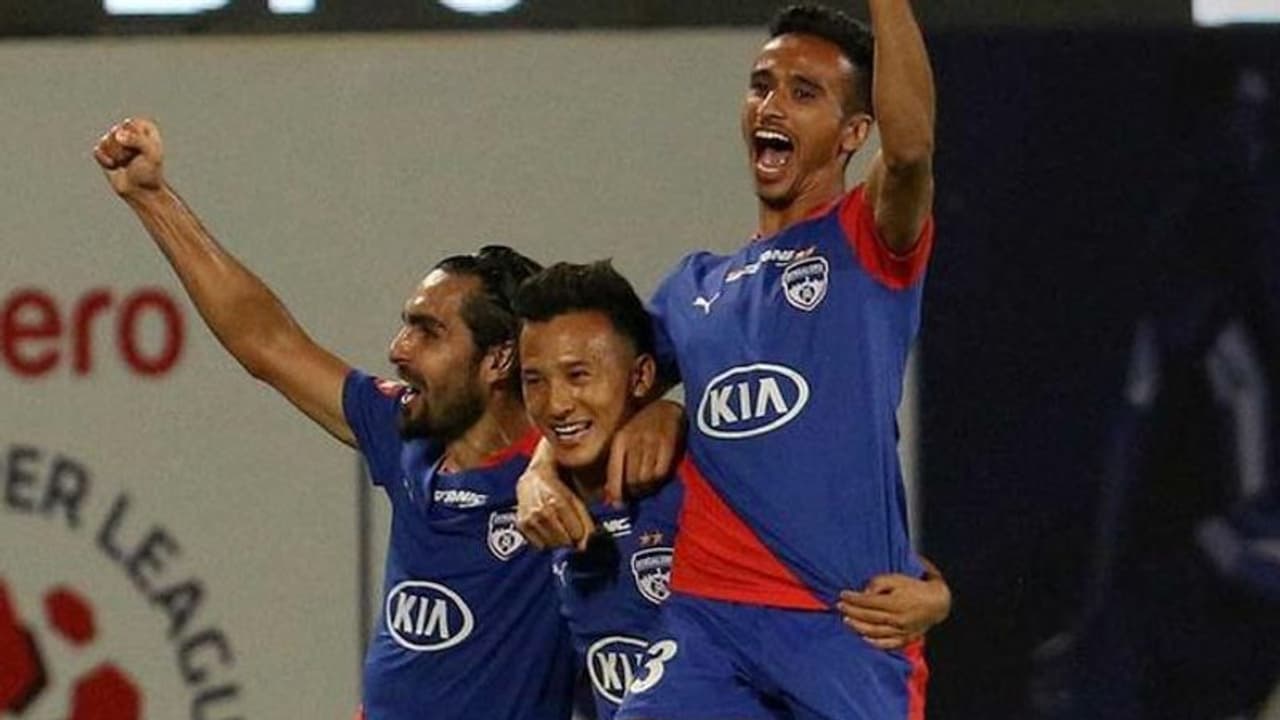 ഐഎസ്എല്: ചെഞ്ചോ രക്ഷകനായി; നോര്ത്ത് ഈസ്റ്റിനെതിരെ ബംഗളൂരുവിന് ജയം ഐഎസ്എല്: ചെഞ്ചോ രക്ഷകനായി; നോര്ത്ത് ഈസ്റ്റിനെതിരെ ബംഗളൂരുവിന് ജയം