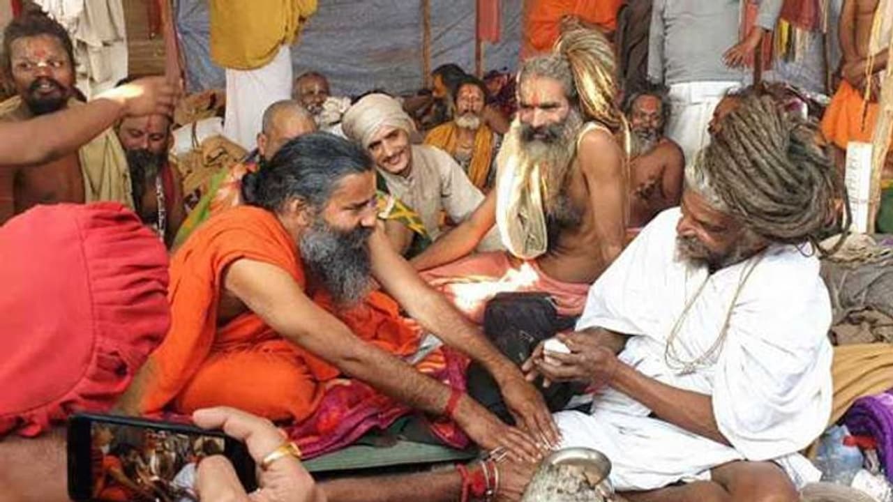 രാമനും കൃഷ്ണനും പുകവലിച്ചിരുന്നില്ല, പിന്നെ നമ്മളെന്തിന് വലിക്കണം; താക്കീതുമായി രാംദേവ് രാമനും കൃഷ്ണനും പുകവലിച്ചിരുന്നില്ല, പിന്നെ നമ്മളെന്തിന് വലിക്കണം; താക്കീതുമായി രാംദേവ്