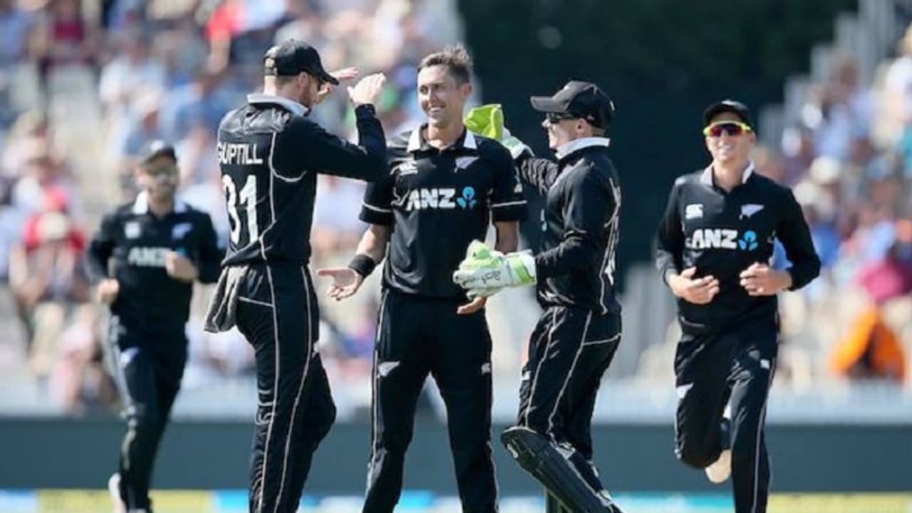 4ನೇ ಏಕದಿನ: ಭಾರತಕ್ಕೆ ತಿರುಗೇಟು ನೀಡಿದ ನ್ಯೂಜಿಲೆಂಡ್! 4ನೇ ಏಕದಿನ: ಭಾರತಕ್ಕೆ ತಿರುಗೇಟು ನೀಡಿದ ನ್ಯೂಜಿಲೆಂಡ್!