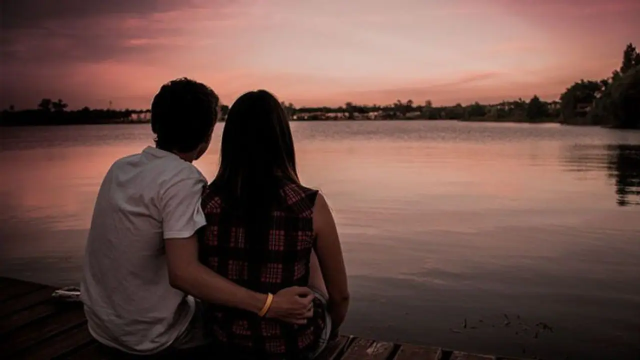 ದೊರೆತ ಪ್ರೀತಿಗಷ್ಟೇ ದಿನವೇ?: ಮರಳಿ ಬರುವೆನೆಂದವನಿಗೆ ಕಾದಿರುವೆ! ದೊರೆತ ಪ್ರೀತಿಗಷ್ಟೇ ದಿನವೇ?: ಮರಳಿ ಬರುವೆನೆಂದವನಿಗೆ ಕಾದಿರುವೆ!