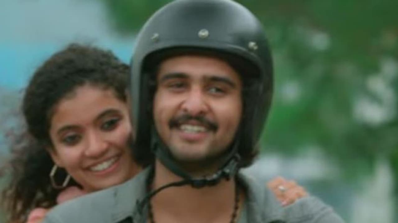 ഉയിരില് തൊടും തളിര്.. കുംബളങ്ങി നൈറ്റ്സിലെ ഗാനത്തിന്റെ വീഡിയോ പുറത്തുവിട്ടു ഉയിരില് തൊടും തളിര്.. കുംബളങ്ങി നൈറ്റ്സിലെ ഗാനത്തിന്റെ വീഡിയോ പുറത്തുവിട്ടു