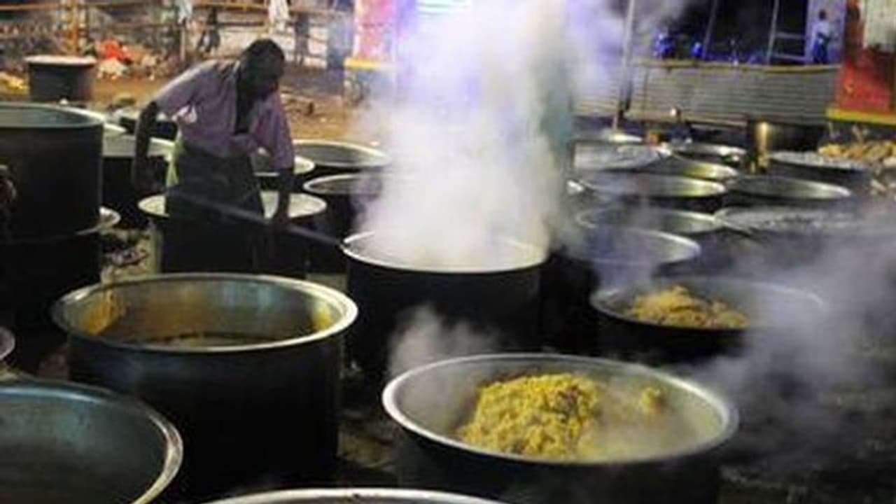 പ്രസാദമായി മട്ടണ്‍ ബിരിയാണി വിളമ്പുന്നൊരു ക്ഷേത്രം