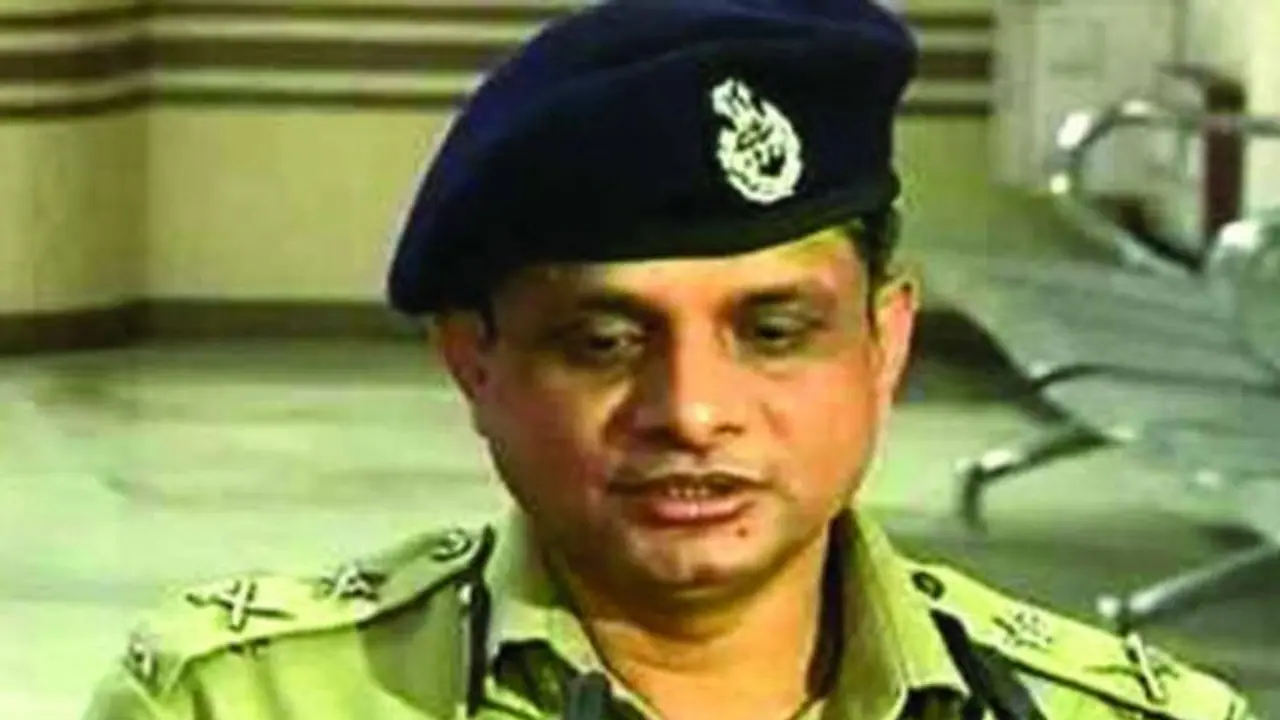 CBI to arrest Kolkata police commissioner Rajeev Kumar for slow progress in probe of chit fund scams CBI to arrest Kolkata police commissioner Rajeev Kumar for slow progress in probe of chit fund scams