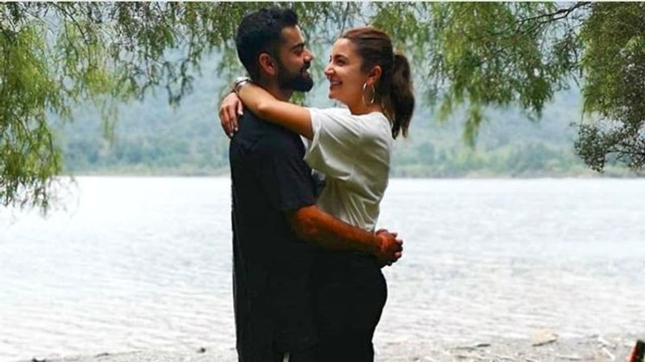 ಎರಡೇ ದಿನದಲ್ಲಿ ವಿರುಷ್ಕಾ ಫೋಟೋಗೆ 35 ಲಕ್ಷ ಲೈಕ್! ಎರಡೇ ದಿನದಲ್ಲಿ ವಿರುಷ್ಕಾ ಫೋಟೋಗೆ 35 ಲಕ್ಷ ಲೈಕ್!