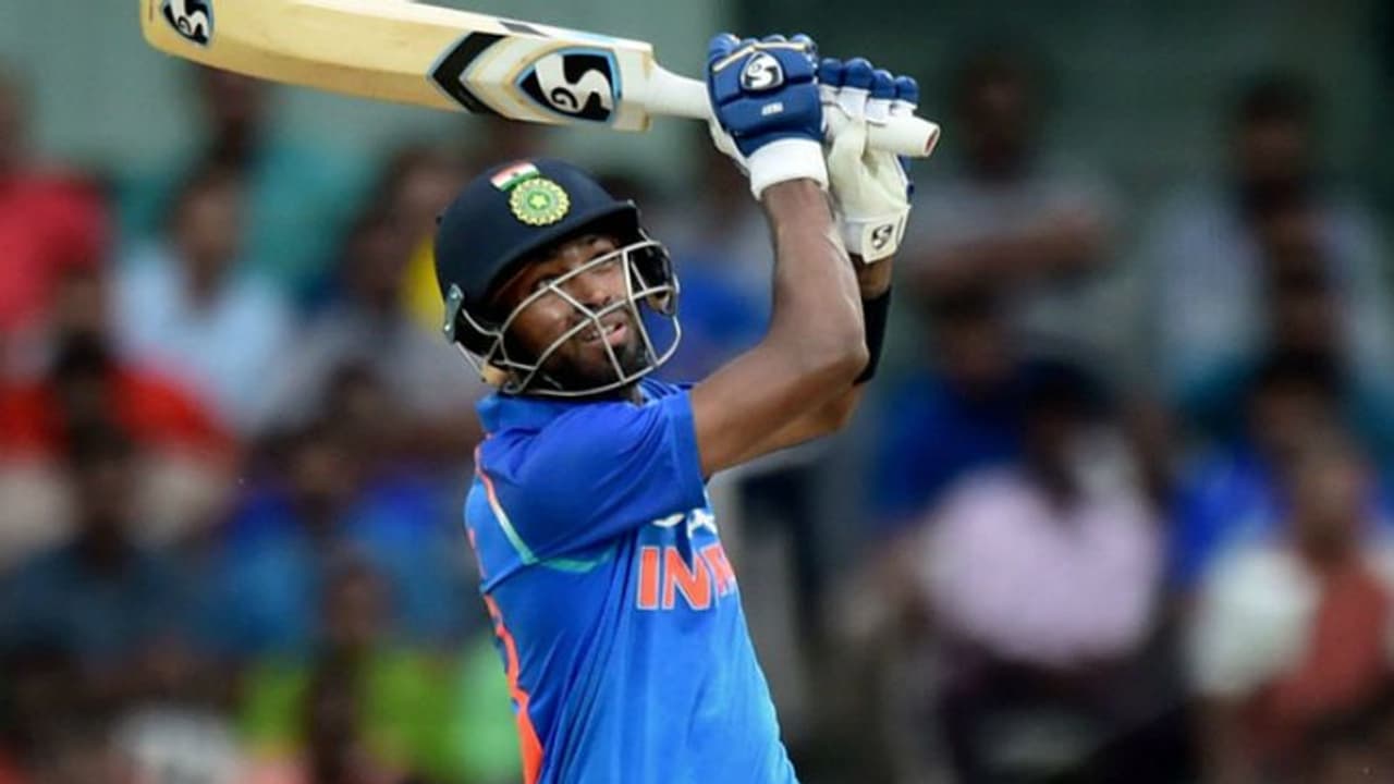 ಕಿವೀಸ್ ಎದುರು ಅಬ್ಬರಿಸಿದ ಪಾಂಡ್ಯ: ಜೈ ಹೋ ಎಂದ ಟ್ವಿಟರಿಗರು..!