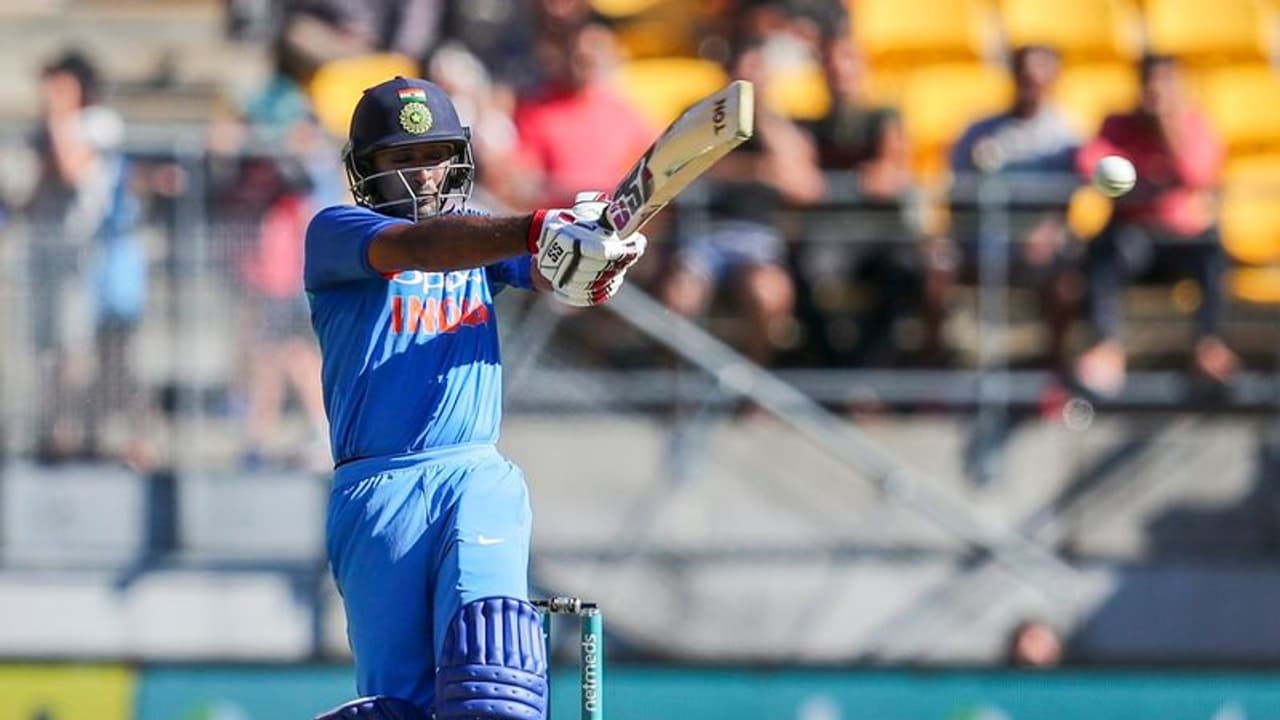 ಎಬಿಡಿ ಅಪರೂಪದ ದಾಖಲೆ ಸರಿಗಟ್ಟಿದ ಪಾಂಡ್ಯ..! ಎಬಿಡಿ ಅಪರೂಪದ ದಾಖಲೆ ಸರಿಗಟ್ಟಿದ ಪಾಂಡ್ಯ..!