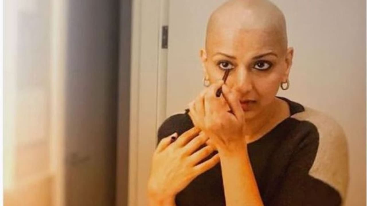 Sonali Bendre returns to work after cancer treatment, posts emotional message Sonali Bendre returns to work after cancer treatment, posts emotional message