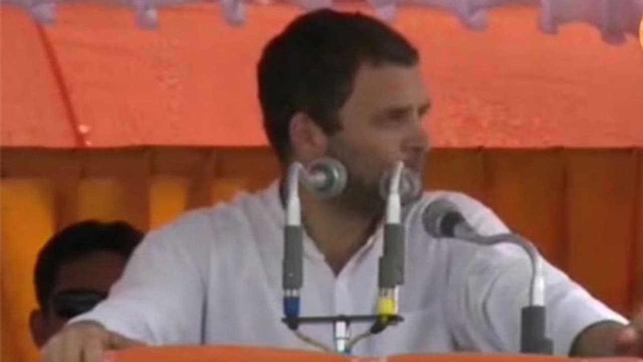 దేశంలో విద్వేషాలు రెచ్చగొట్టడమా నీ దేశభక్తి: మోదీపై రాహుల్ గాంధీ ఫైర్ దేశంలో విద్వేషాలు రెచ్చగొట్టడమా నీ దేశభక్తి: మోదీపై రాహుల్ గాంధీ ఫైర్