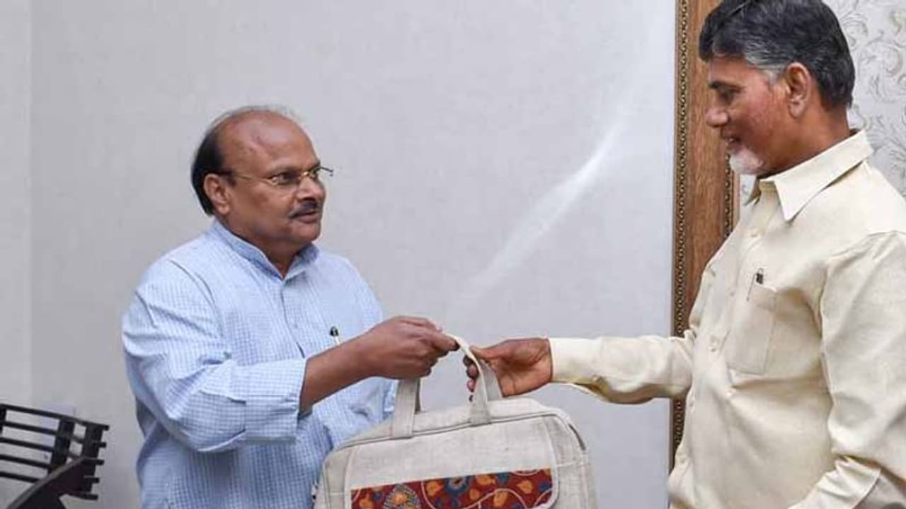 ఆంధ్రప్రదేశ్ బడ్జెట్ 2019: బడ్జెట్కు కేబినెట్ ఆమోదం ఆంధ్రప్రదేశ్ బడ్జెట్ 2019: బడ్జెట్కు కేబినెట్ ఆమోదం