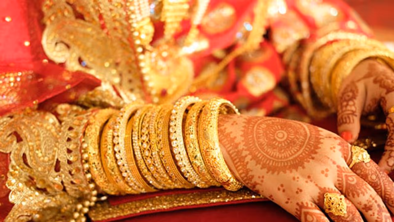 കേരളത്തിലെ സ്വര്ണവില കുറഞ്ഞു കേരളത്തിലെ സ്വര്ണവില കുറഞ്ഞു