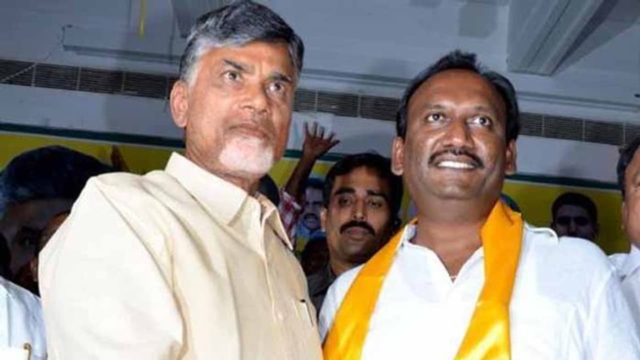 ప్రకాశంలో చంద్రబాబుకు షాక్.. వైసీపీలోకి ఆమంచి..? ప్రకాశంలో చంద్రబాబుకు షాక్.. వైసీపీలోకి ఆమంచి..?