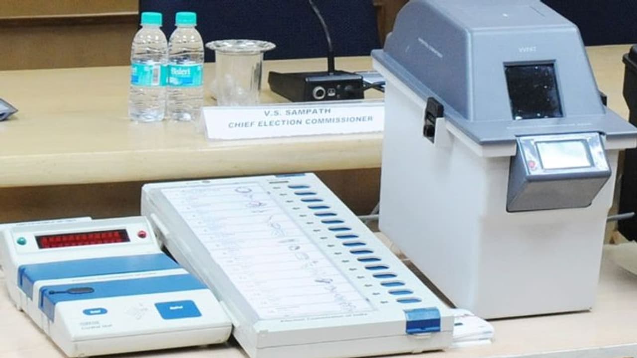 Andhra Pradesh to witness father daughter war for votes in Lok Sabha election