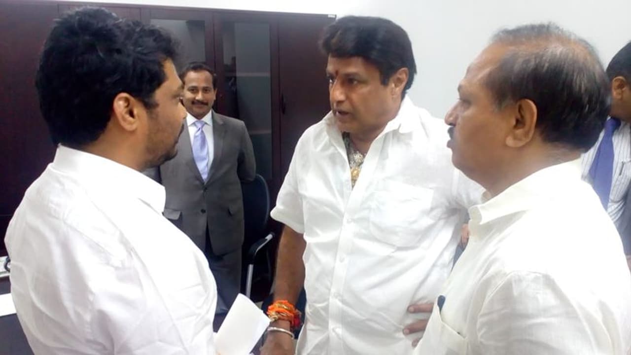 బసవతారకం హాస్పిటల్ శంకుస్థాపన...కిడారికి బాలయ్య ఆహ్వానం బసవతారకం హాస్పిటల్ శంకుస్థాపన...కిడారికి బాలయ్య ఆహ్వానం