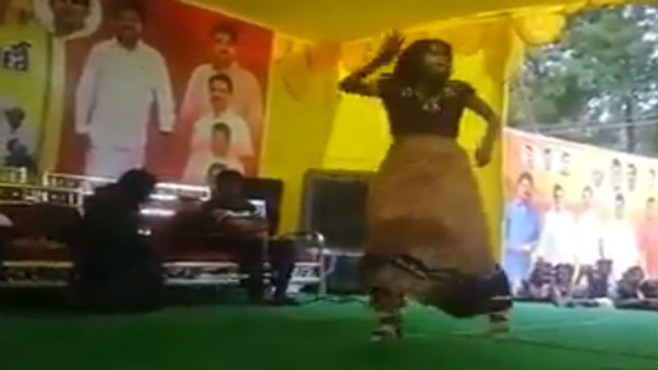 పింఛన్ల పంపిణీలో తెలుగు తమ్ముళ్ల రికార్డింగ్ డ్యాన్స్ లు