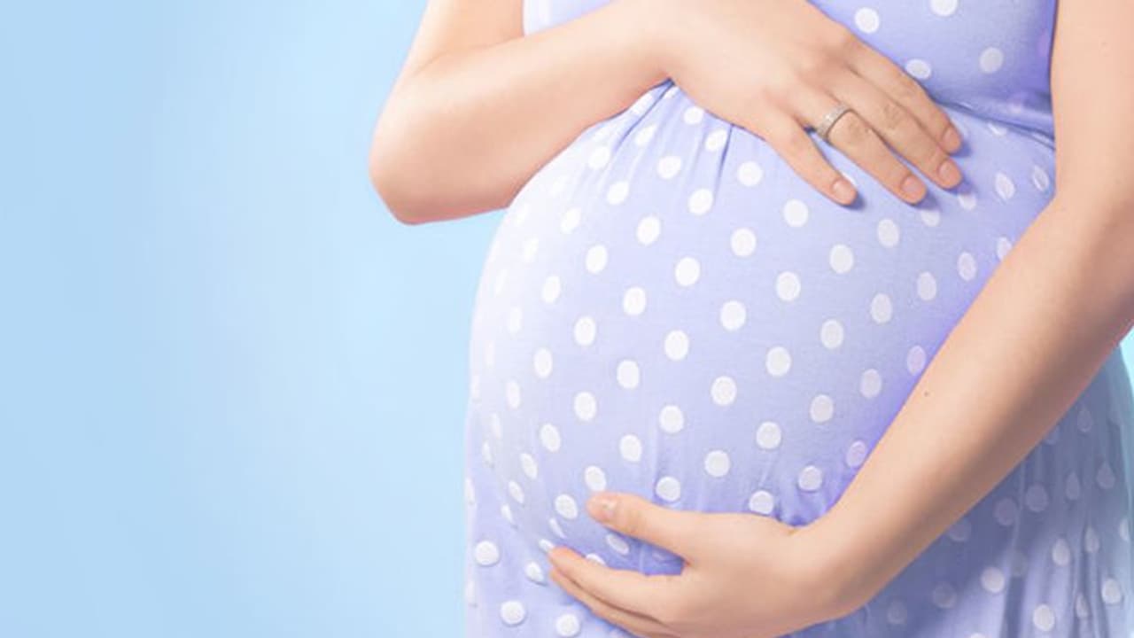 ഗർഭകാലത്ത് ഒഴിവാക്കേണ്ട പ്രധാനപ്പെട്ട ഭക്ഷണങ്ങൾ ഗർഭകാലത്ത് ഒഴിവാക്കേണ്ട പ്രധാനപ്പെട്ട ഭക്ഷണങ്ങൾ