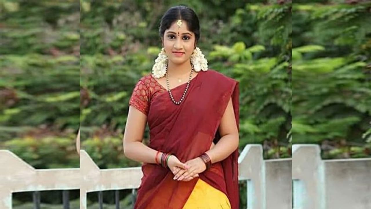 ఝాన్సీ ఆత్మహత్య వెనుక: ప్రేమ వ్యవహారమా, కుటుంబంలో తగాదాలా..? ఝాన్సీ ఆత్మహత్య వెనుక: ప్రేమ వ్యవహారమా, కుటుంబంలో తగాదాలా..?