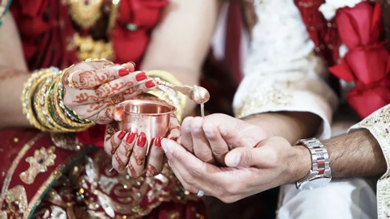 Real life Dolly Ki Doli in Chennai: Girl marries, robs 15 men Real life Dolly Ki Doli in Chennai: Girl marries, robs 15 men