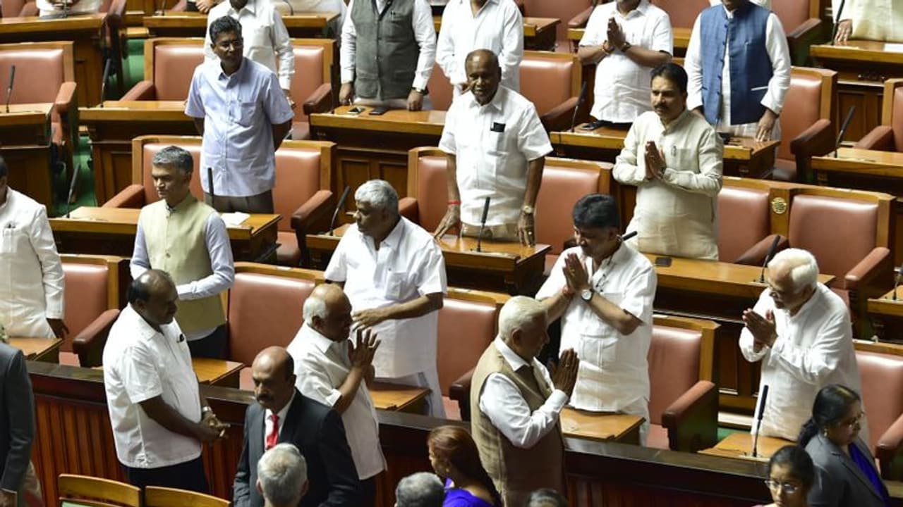 13 ಶಾಸಕರ ರಾಜೀನಾಮೆ? ಹೀಗಾಗಲಿದೆ ಸರ್ಕಾರದ ನಂಬರ್ ಗೇಮ್