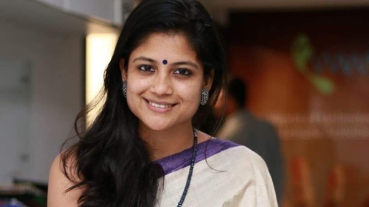 அதிமுக தொகுதியில் நிவாரண உதவி வழங்கப்படாமல் புறக்கணிக்க படுகிறது? அதிதி பாலன் பதிவு! உண்மை இது தான்! அதிமுக தொகுதியில் நிவாரண உதவி வழங்கப்படாமல் புறக்கணிக்க படுகிறது? அதிதி பாலன் பதிவு! உண்மை இது தான்!