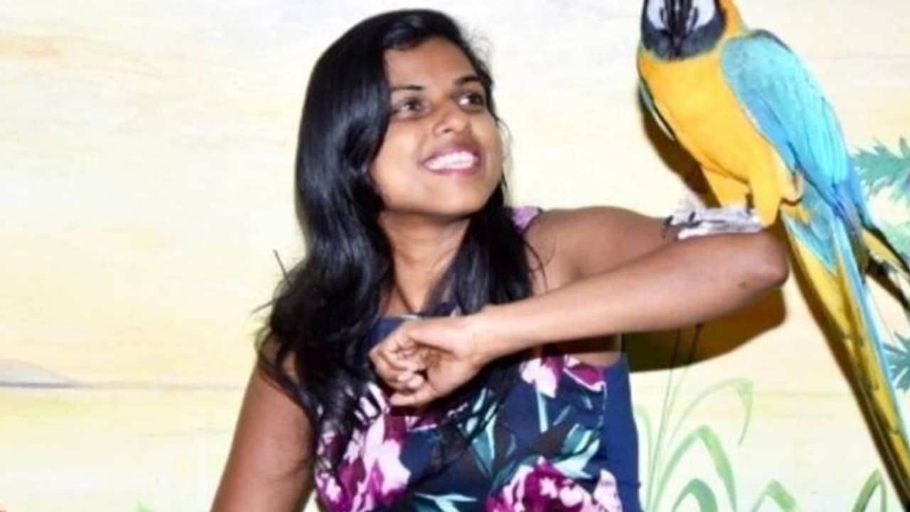 'കുഞ്ഞുടുപ്പിട്ടു നടക്കുന്നതുകൊണ്ട്, ഇപ്പ കിട്ടും എന്നുകരുതി മെസഞ്ചറില്‍ തള്ളി കയറേണ്ട'; യുവതിയുടെ കുറിപ്പ്