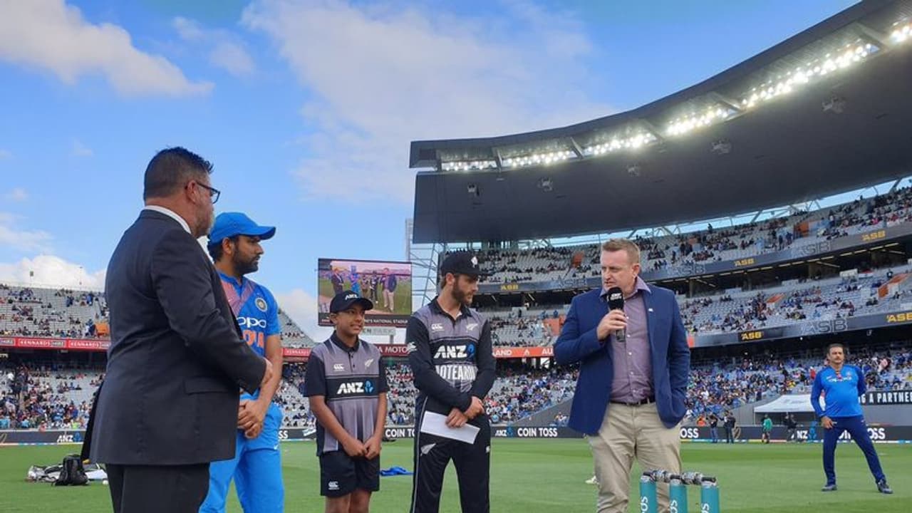 2ನೇ ಟಿ20 ಹೋರಾಟ ಟಾಸ್ ಗೆದ್ದ ನ್ಯೂಜಿಲೆಂಡ್ ಬ್ಯಾಟಿಂಗ್ ಆಯ್ಕೆ 2ನೇ ಟಿ20 ಹೋರಾಟ ಟಾಸ್ ಗೆದ್ದ ನ್ಯೂಜಿಲೆಂಡ್ ಬ್ಯಾಟಿಂಗ್ ಆಯ್ಕೆ