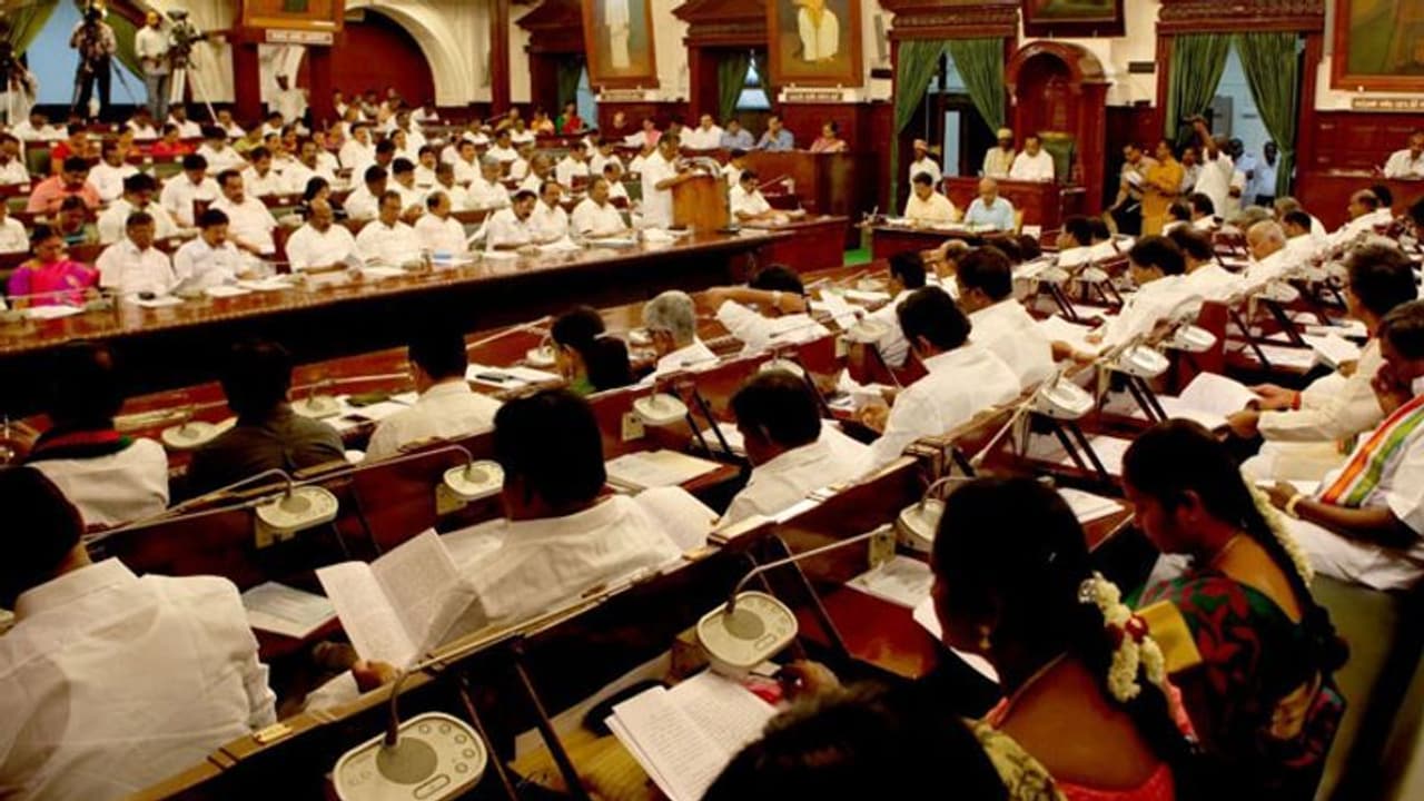 இடைக்கால பட்ஜெட்... எந்தெந்த துறைக்கு எவ்வளவு கோடி நிதி ஒதுக்கீடு.... முழு விவரம் உள்ளே..! இடைக்கால பட்ஜெட்... எந்தெந்த துறைக்கு எவ்வளவு கோடி நிதி ஒதுக்கீடு.... முழு விவரம் உள்ளே..!