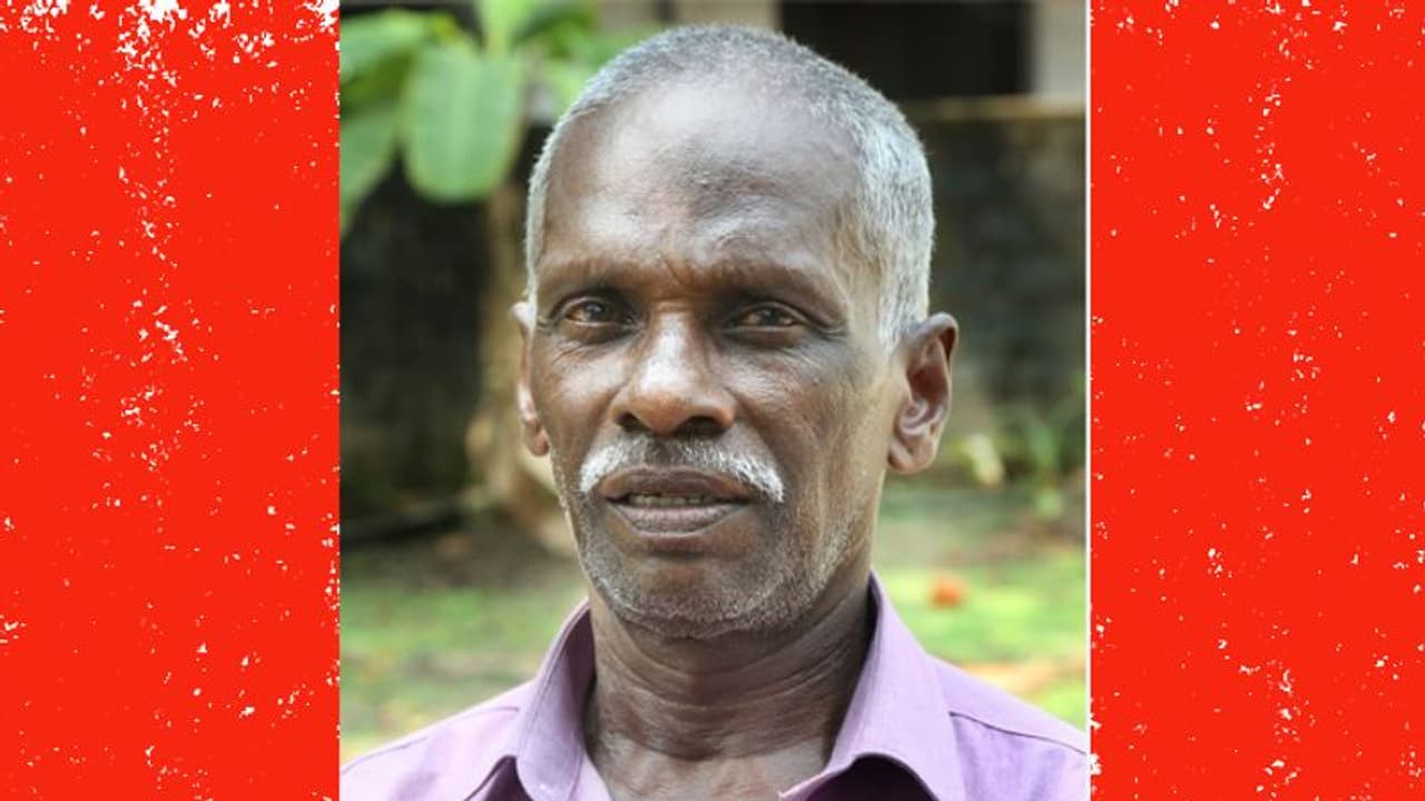 ആദ്യം പ്രളയം, പിന്നെ സര്ക്കാറും കൈവിട്ടു ; സഹായത്തിനായി മനോഹരന് മുട്ടാത്ത വാതിലുകളില്ല ആദ്യം പ്രളയം, പിന്നെ സര്ക്കാറും കൈവിട്ടു ; സഹായത്തിനായി മനോഹരന് മുട്ടാത്ത വാതിലുകളില്ല