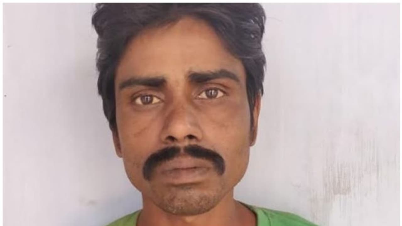 മൂന്നു കിലോ കഞ്ചാവുമായി ഇതര സംസ്ഥാന തൊഴിലാളി പിടിയിൽ മൂന്നു കിലോ കഞ്ചാവുമായി ഇതര സംസ്ഥാന തൊഴിലാളി പിടിയിൽ