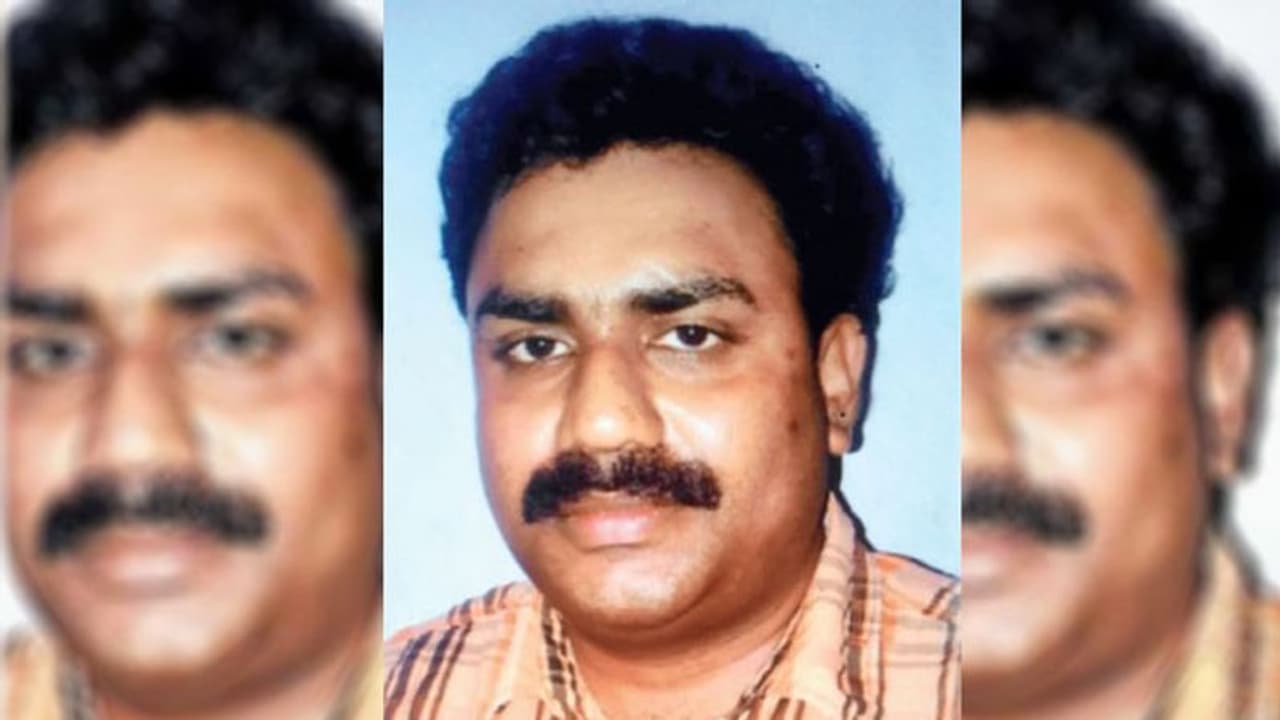 മുദ്ര വായ്പ തട്ടിപ്പ്; ആഡംബര കാറുകളില് കറങ്ങി നടന്ന് ലക്ഷങ്ങള് തട്ടിയ സീരിയല് നടന് പിടിയില് മുദ്ര വായ്പ തട്ടിപ്പ്; ആഡംബര കാറുകളില് കറങ്ങി നടന്ന് ലക്ഷങ്ങള് തട്ടിയ സീരിയല് നടന് പിടിയില്