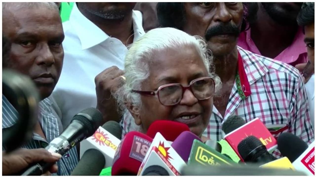 மறுபடியும் சிறைக்கு செல்லாமல் பாத்துக்கோங்க... முதல்வர் மு.க.ஸ்டாலினிடம் அற்புதம்மாள் கோரிக்கை!! மறுபடியும் சிறைக்கு செல்லாமல் பாத்துக்கோங்க... முதல்வர் மு.க.ஸ்டாலினிடம் அற்புதம்மாள் கோரிக்கை!!