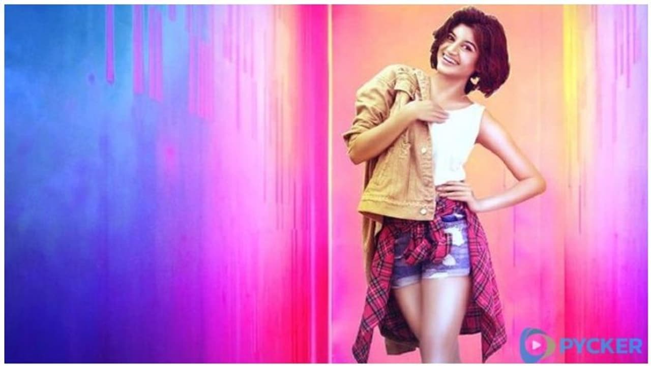 ‘ எவ்வளவு அசிங்கமா வேணும்னாலும் திட்டுங்க...எங்களுக்குத் தேவை ஹிட்டுங்க’...மீண்டும் அசிங்கப்படும் ஓவியா... ‘ எவ்வளவு அசிங்கமா வேணும்னாலும் திட்டுங்க...எங்களுக்குத் தேவை ஹிட்டுங்க’...மீண்டும் அசிங்கப்படும் ஓவியா...