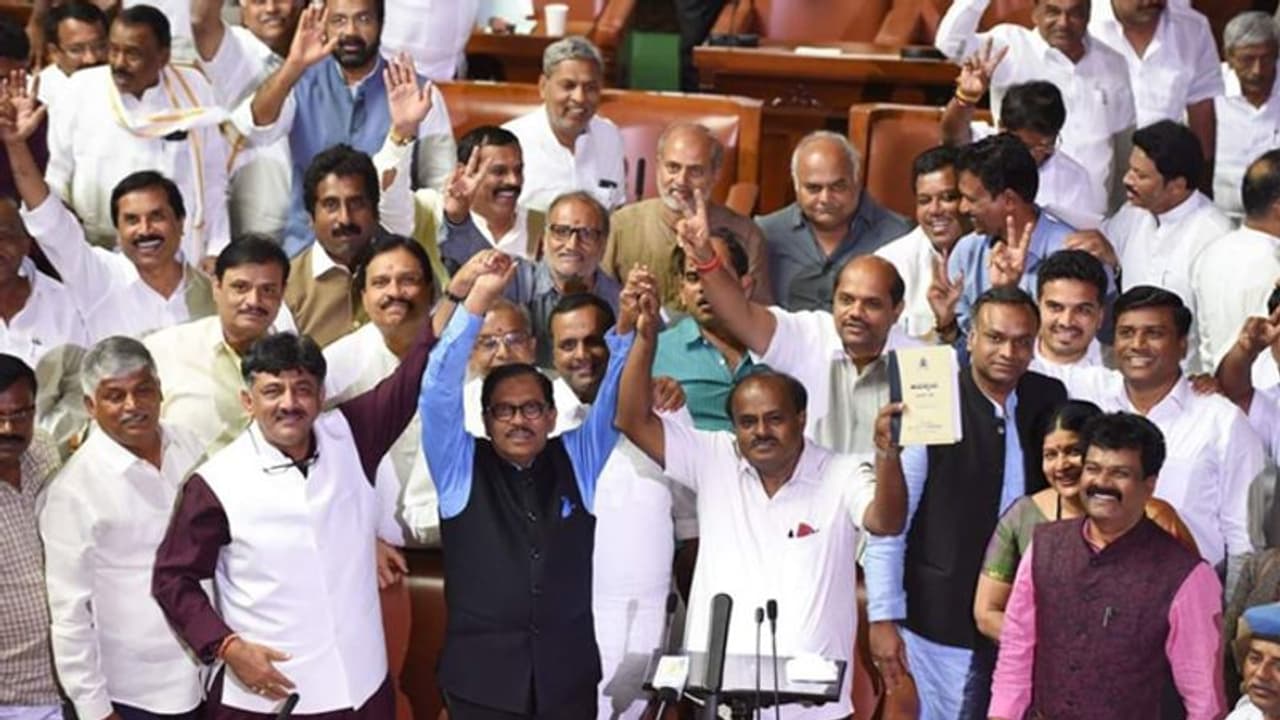 ಬಜೆಟ್ ಮಂಡನೆಯಾದ್ರೂ ಮುಗಿದಿಲ್ಲ ಸಂಕಷ್ಟ!: ಪಿಕ್ಚರ್ ಅಭೀ ಬಾಕಿ ಹೈ!