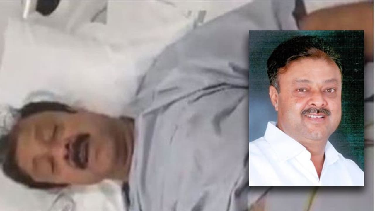 ಆಸ್ಪತ್ರೆಯಲ್ಲಿ ಚಿಕಿತ್ಸೆ ಪಡೆಯುತ್ತಿದ್ದ ಶಾಸಕ ನಾರಾಯಣಗೌಡ ಮಂಡ್ಯದಲ್ಲಿ ಪ್ರತ್ಯಕ್ಷ? ಆಸ್ಪತ್ರೆಯಲ್ಲಿ ಚಿಕಿತ್ಸೆ ಪಡೆಯುತ್ತಿದ್ದ ಶಾಸಕ ನಾರಾಯಣಗೌಡ ಮಂಡ್ಯದಲ್ಲಿ ಪ್ರತ್ಯಕ್ಷ?