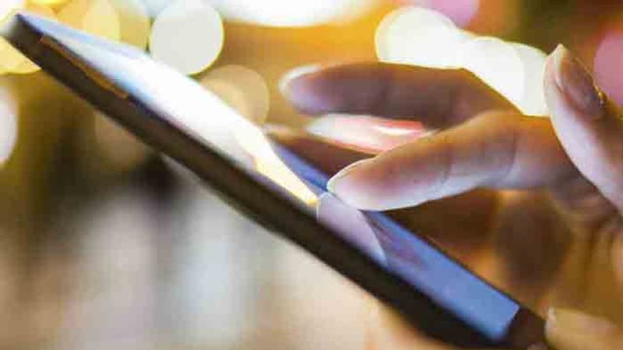 రేడియేషన్ తంటా.. జియోమీ, వన్ప్లస్ కంటే శామ్సంగ్ సేఫ్ రేడియేషన్ తంటా.. జియోమీ, వన్ప్లస్ కంటే శామ్సంగ్ సేఫ్