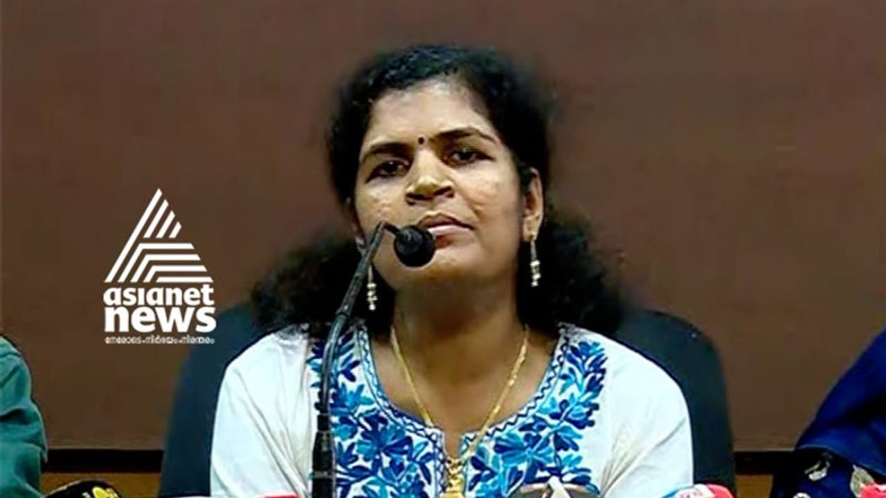 വിധി നിരാശപ്പെടുത്തുന്നില്ല, സ്റ്റേ ഇല്ലെങ്കിൽ ഇനിയും ശബരിമലയിൽ പോകുമെന്ന് കനകദുർഗ്ഗ