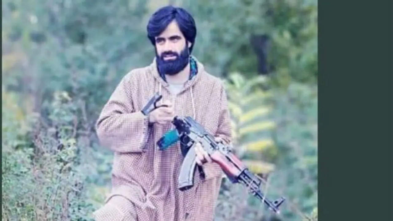 Kashmiri scholar drops pen for gun, falls to security forces' bullets in Kulgam