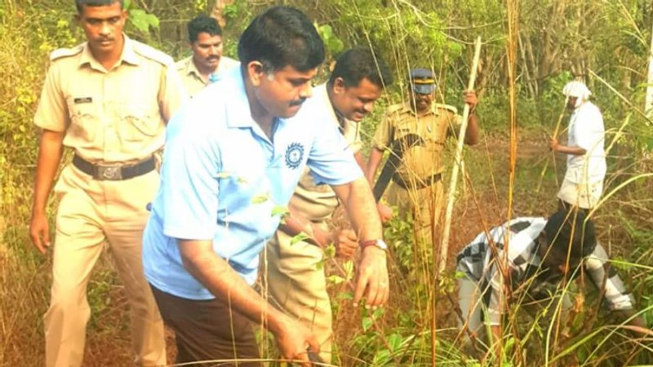 തുറന്ന ജയിലേക്കുള്ള അനധികൃത കടന്നുകയറ്റം തടയാന് ജയില് വകുപ്പിന്റെ 'ഓപ്പറേഷൻ റാഡ് ക്ലിഫ്' തുറന്ന ജയിലേക്കുള്ള അനധികൃത കടന്നുകയറ്റം തടയാന് ജയില് വകുപ്പിന്റെ 'ഓപ്പറേഷൻ റാഡ് ക്ലിഫ്'