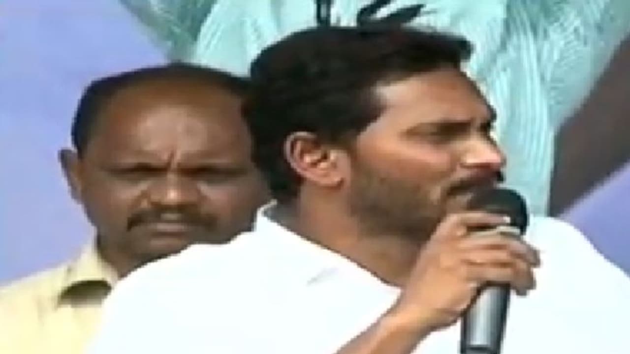 కురుక్షేత్రం చివరి రోజు, బీసీలంటే భారత్ కల్చర్: జగన్ కురుక్షేత్రం చివరి రోజు, బీసీలంటే భారత్ కల్చర్: జగన్