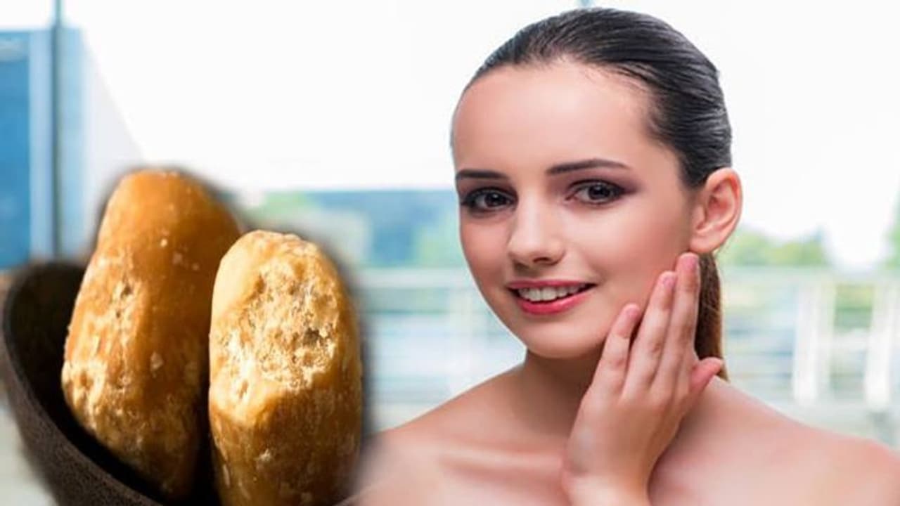 ಯಂಗ್ ಆಗಿ ಕಾಣುವಂತೆ ಮಾಡುತ್ತೆ ಬೆಲ್ಲ! ಯಂಗ್ ಆಗಿ ಕಾಣುವಂತೆ ಮಾಡುತ್ತೆ ಬೆಲ್ಲ!