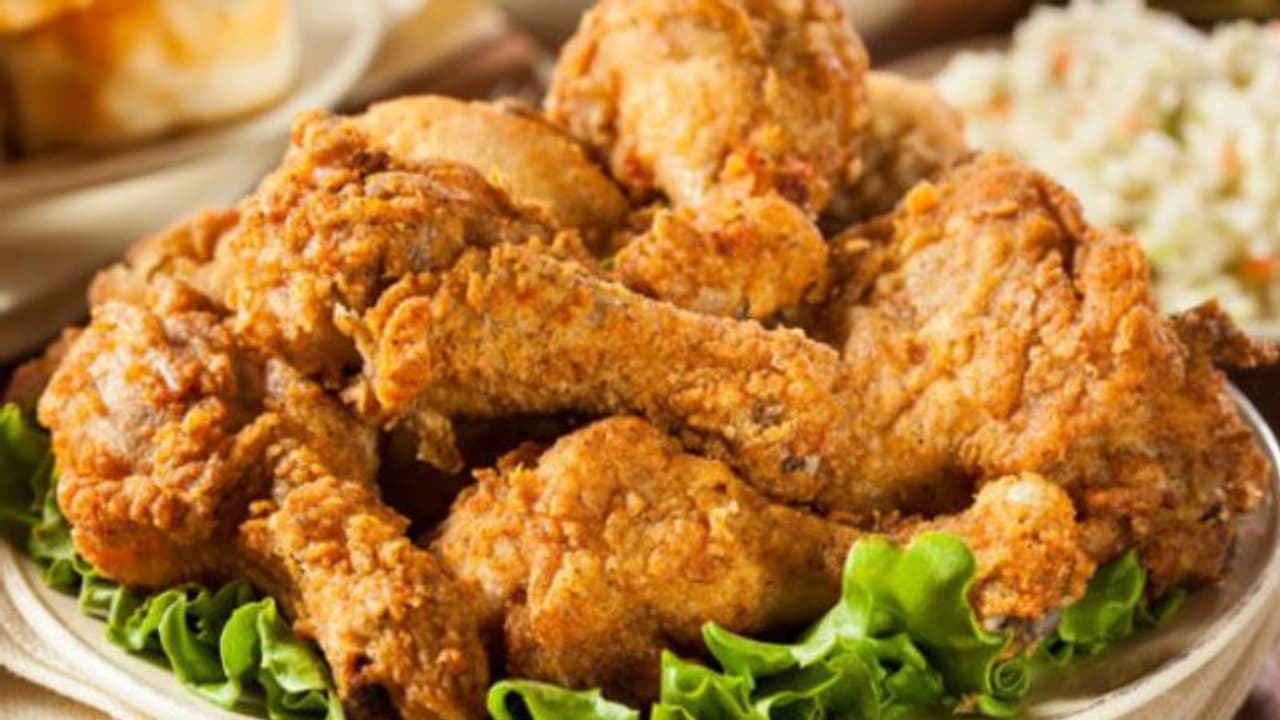 വീട്ടില്‍ ഡയറ്റ്; പുറത്തുപോയാല്‍ വറുത്തതും പൊരിച്ചതും പിന്നെ മദ്യവും...