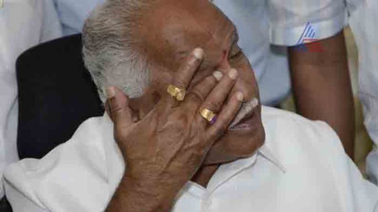 ಚುನಾವಣೆ ಬಳಿಕ ಯಡಿಯೂರಪ್ಪ ಮನೆಗೆ : ಕಾಂಗ್ರೆಸ್ ಮುಖಂಡರ ಹೊಸ ಬಾಂಬ್ ಚುನಾವಣೆ ಬಳಿಕ ಯಡಿಯೂರಪ್ಪ ಮನೆಗೆ : ಕಾಂಗ್ರೆಸ್ ಮುಖಂಡರ ಹೊಸ ಬಾಂಬ್